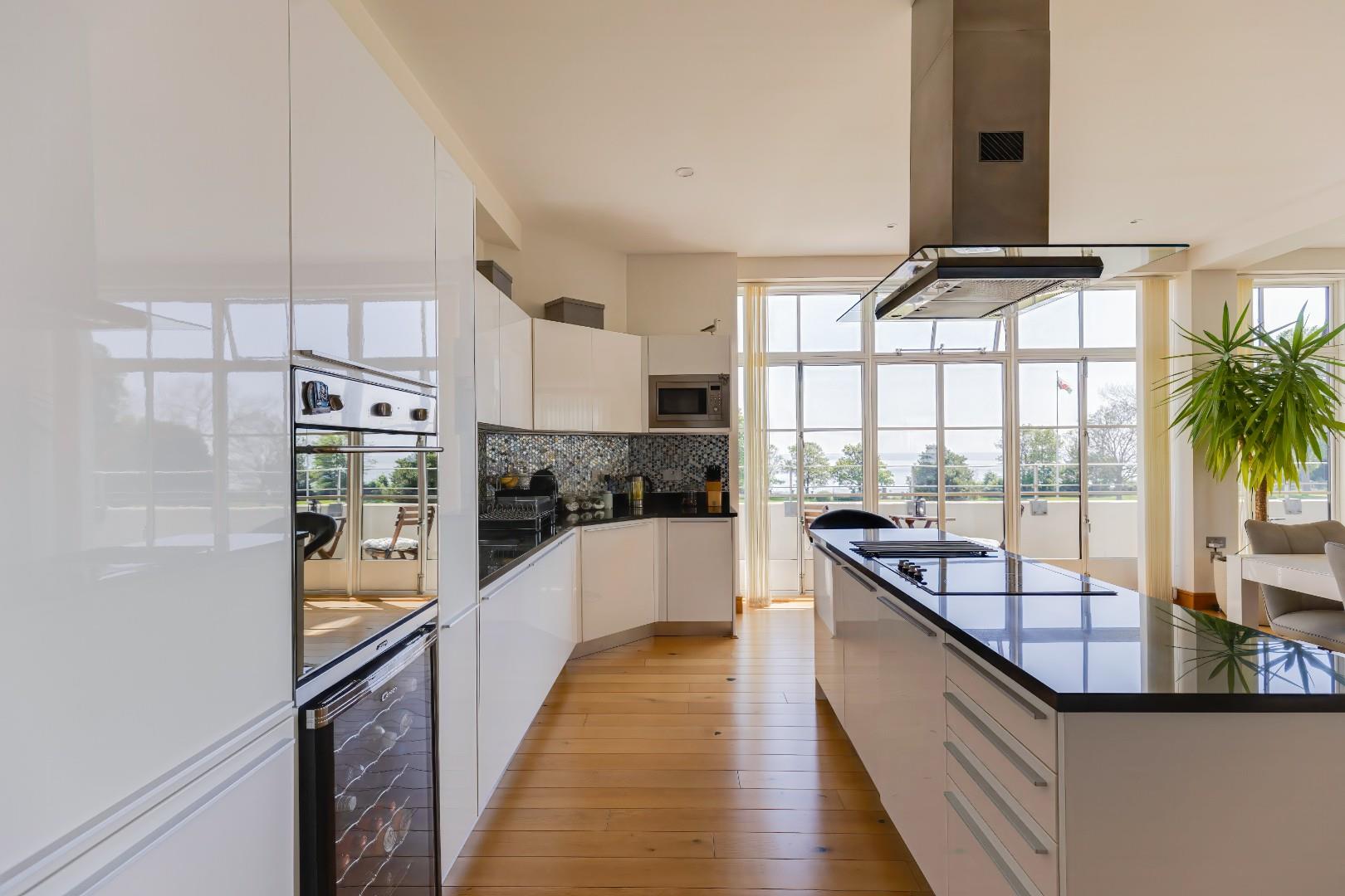 115 Headlands, Hayes Point, Sully, CF64 5QH